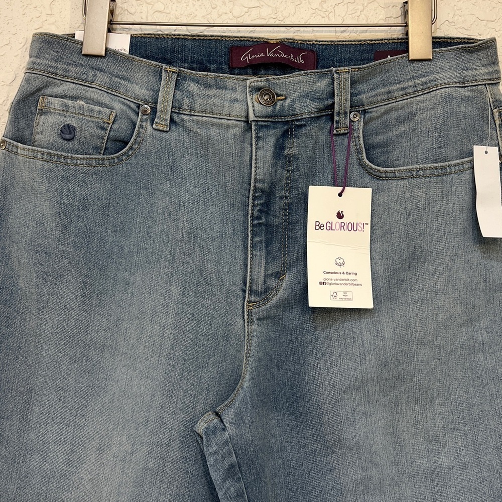 Gloria Vanderbilt Amanda Slimming Jeans Tapered Leg Size 14 NWT - Picture 3 of 11